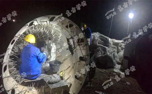高鋁澆注料澆注的時候應注意事項